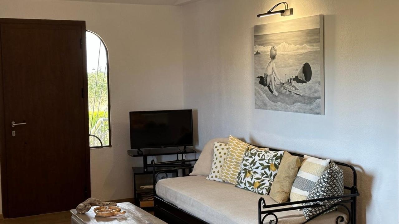 Anastasias Cottage Nea Iraklia Ngoại thất bức ảnh